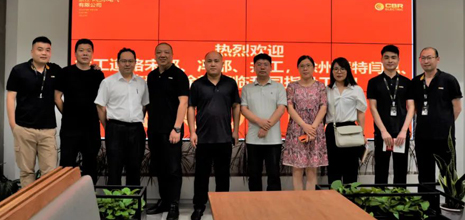 熱烈歡迎徐工道路、徐州派特的各位領(lǐng)導(dǎo)蒞臨我司指導(dǎo)工作